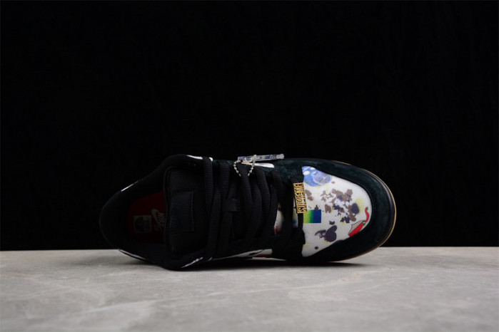S*p*e x ramm:ell zee x nike sb dunk low fd8778-001
