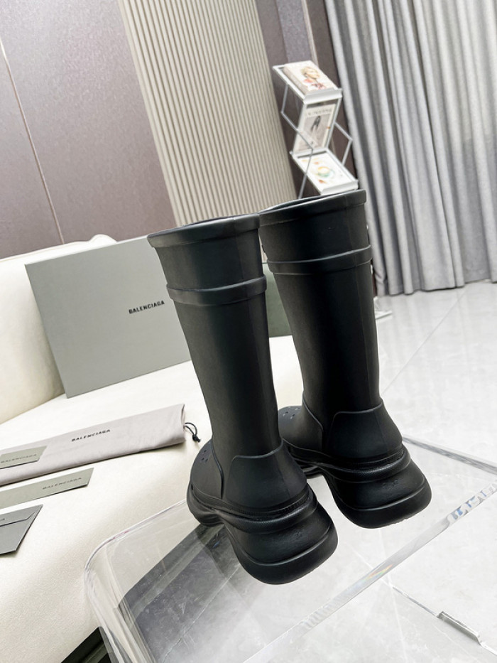 Ba*len*cia*ga x crocs chunky rubber boots b02