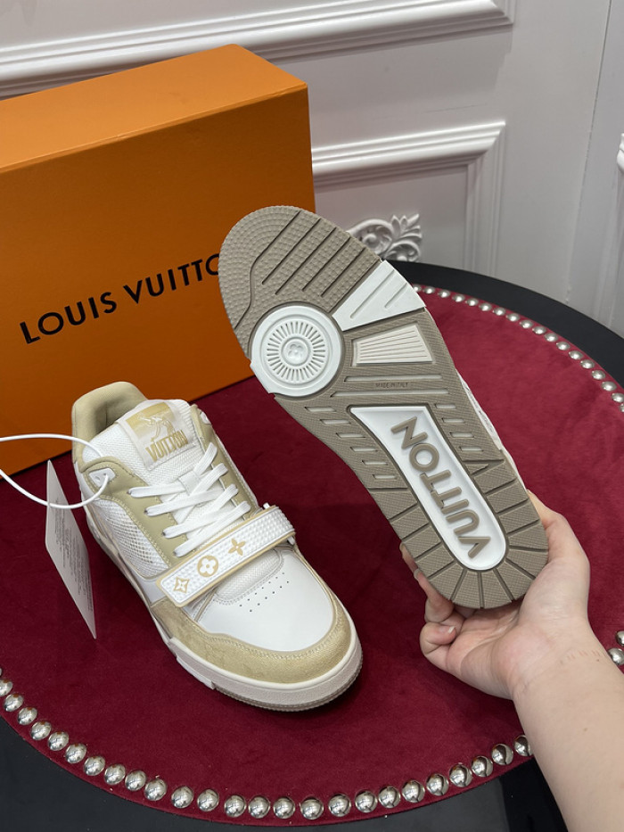 lv snekaers l000070