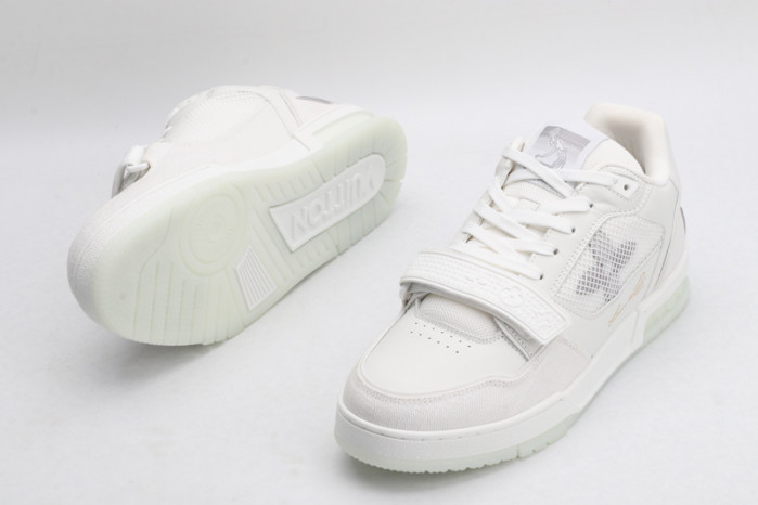 lv snekaers l000054