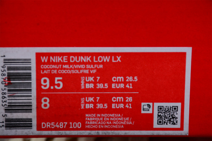 nike dunk low lx banana dr5487-100