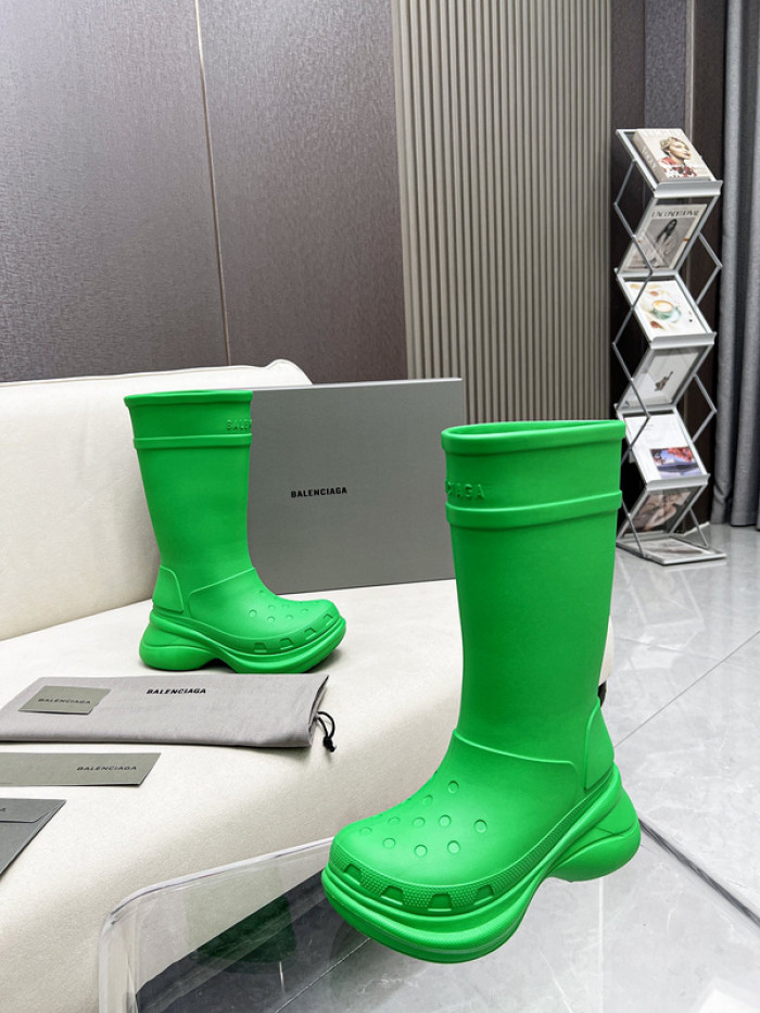 Ba*len*cia*ga x crocs chunky rubber boots b06
