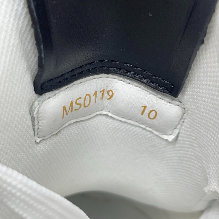 lv snekaers l000081