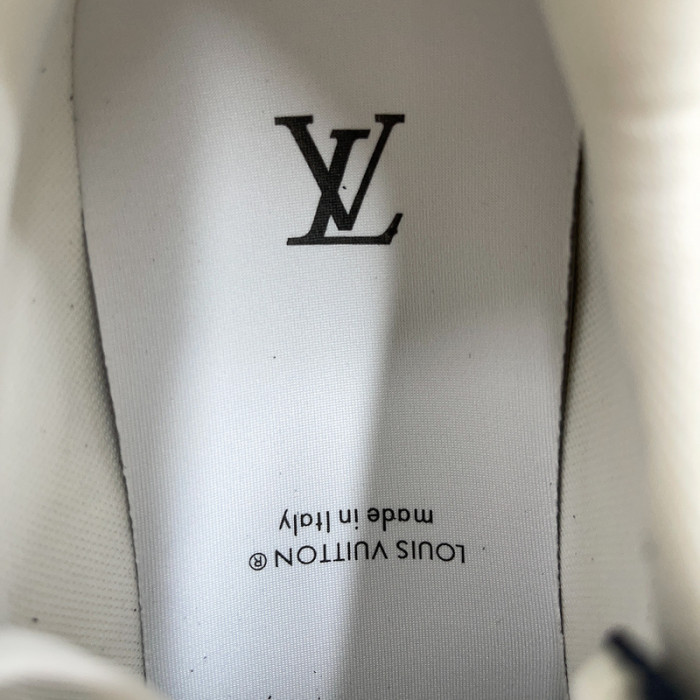 lv snekaers l000084