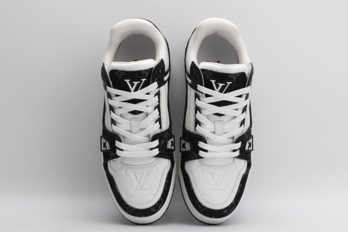 lv snekaers l000053