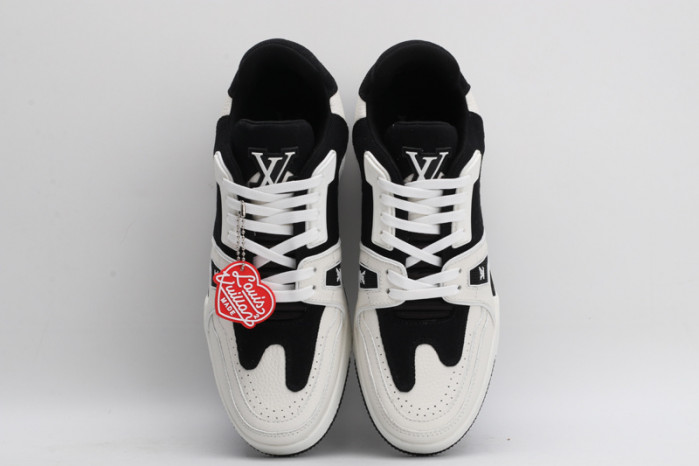 lv snekaers l000055