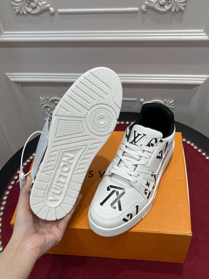 lv snekaers l000067
