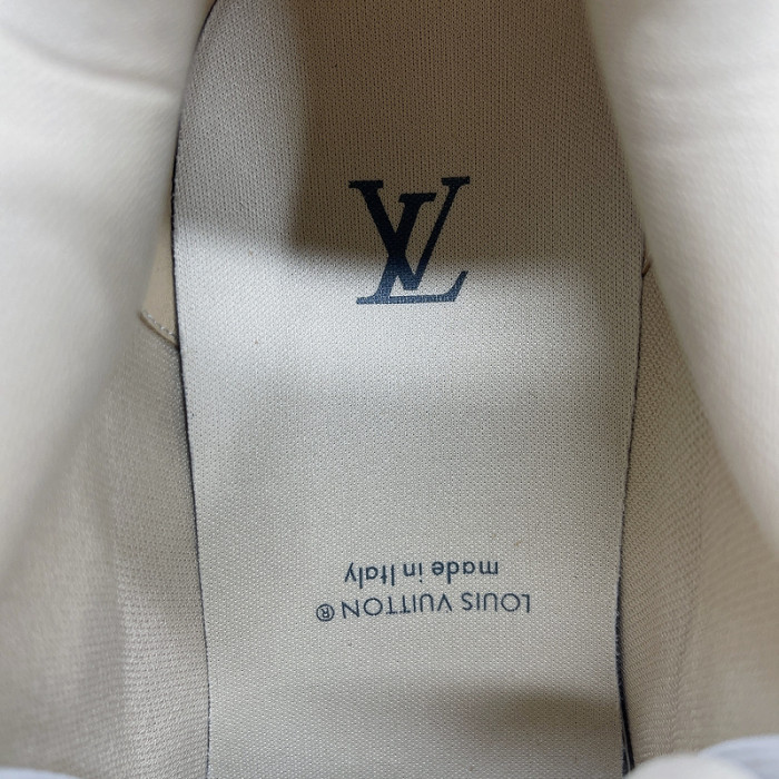 lv snekaers l000075