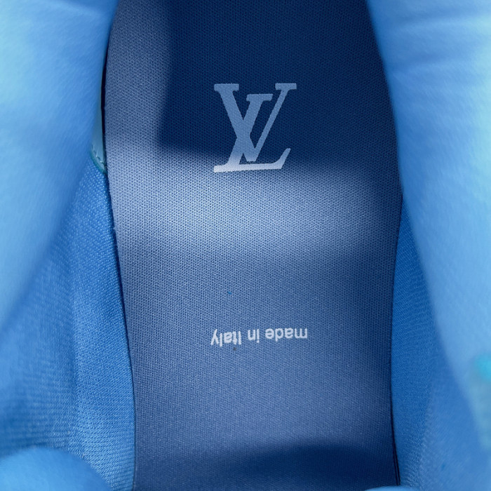 lv snekaers l000077