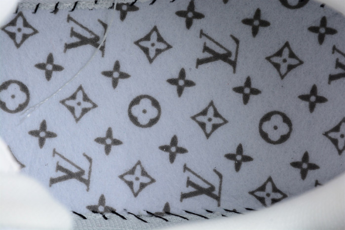 lv snekaers l000047