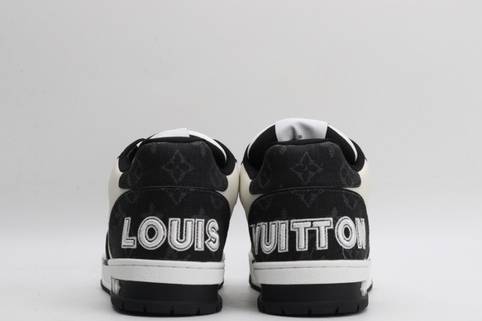 lv snekaers l000056