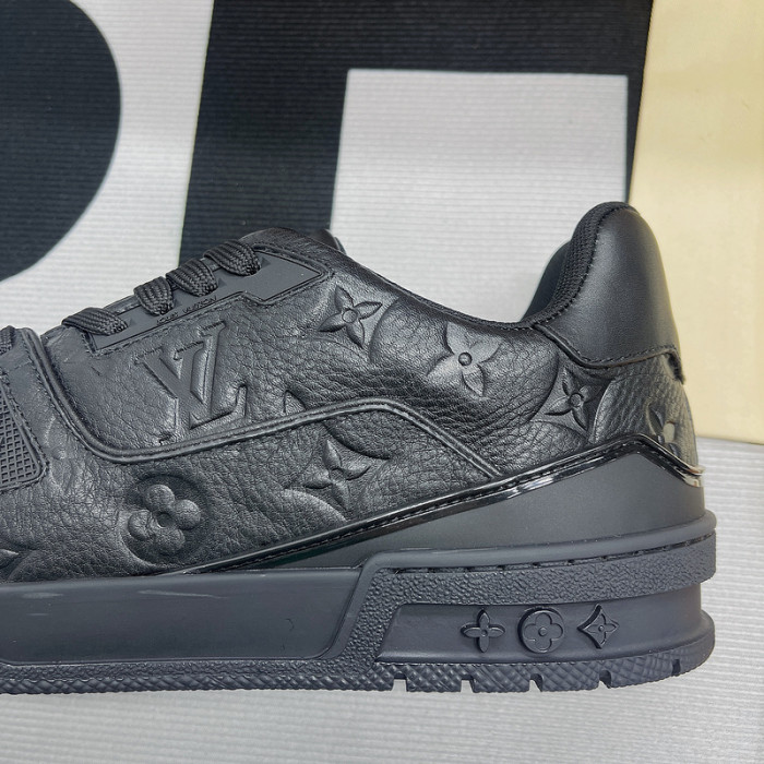 lv snekaers l000096