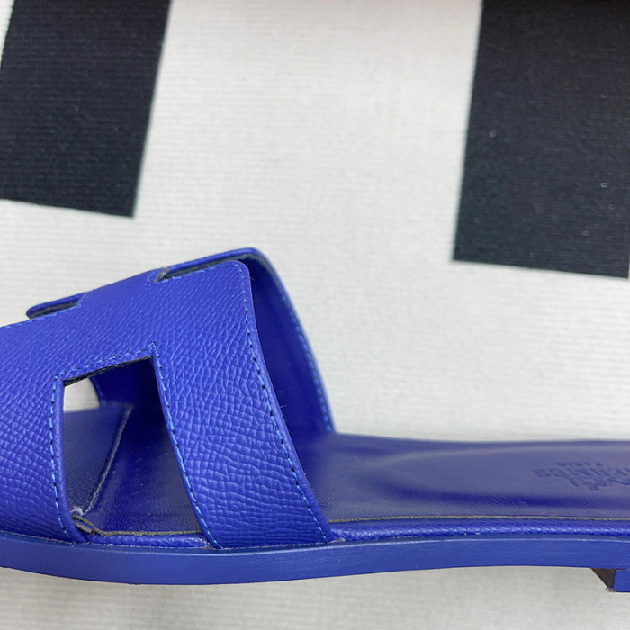 herme* sandal18