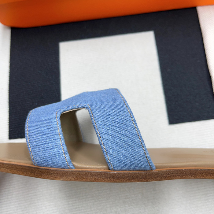 herme* sandal19