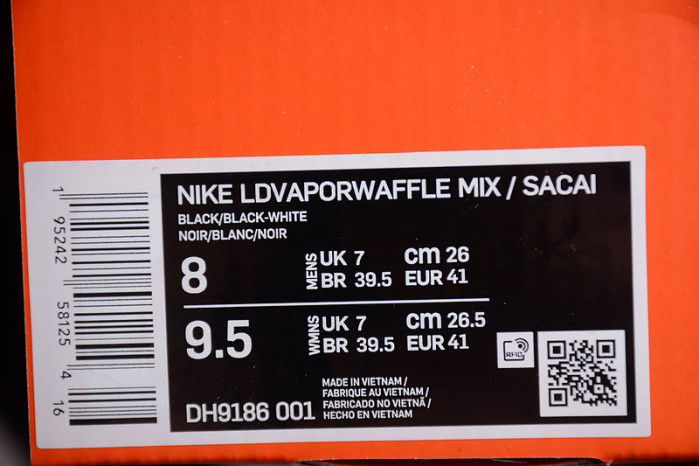 sacai x jean paul gaultier x nk vaporwaffle dh9186-001