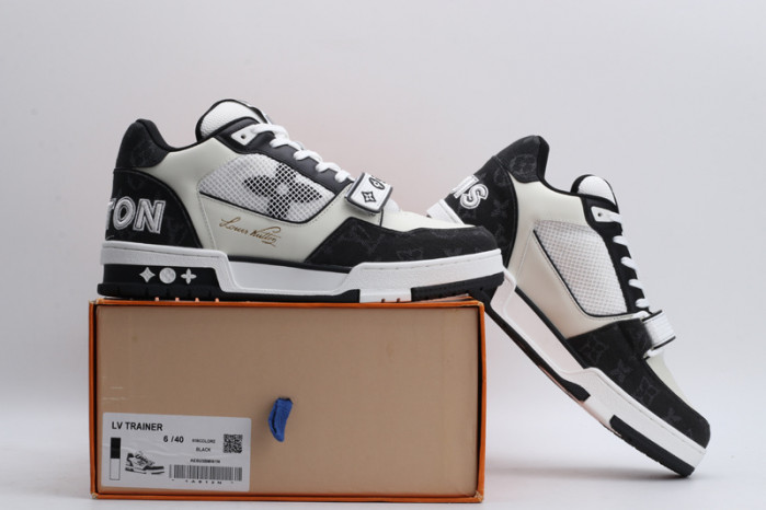 lv snekaers l000056