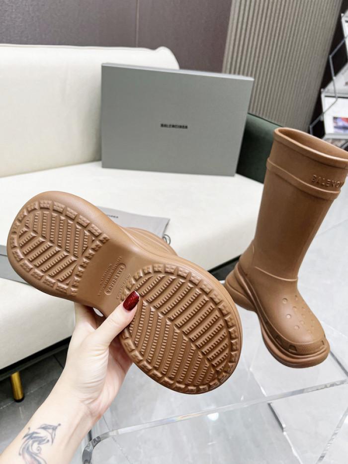 Ba*len*cia*ga x crocs chunky rubber boots b01
