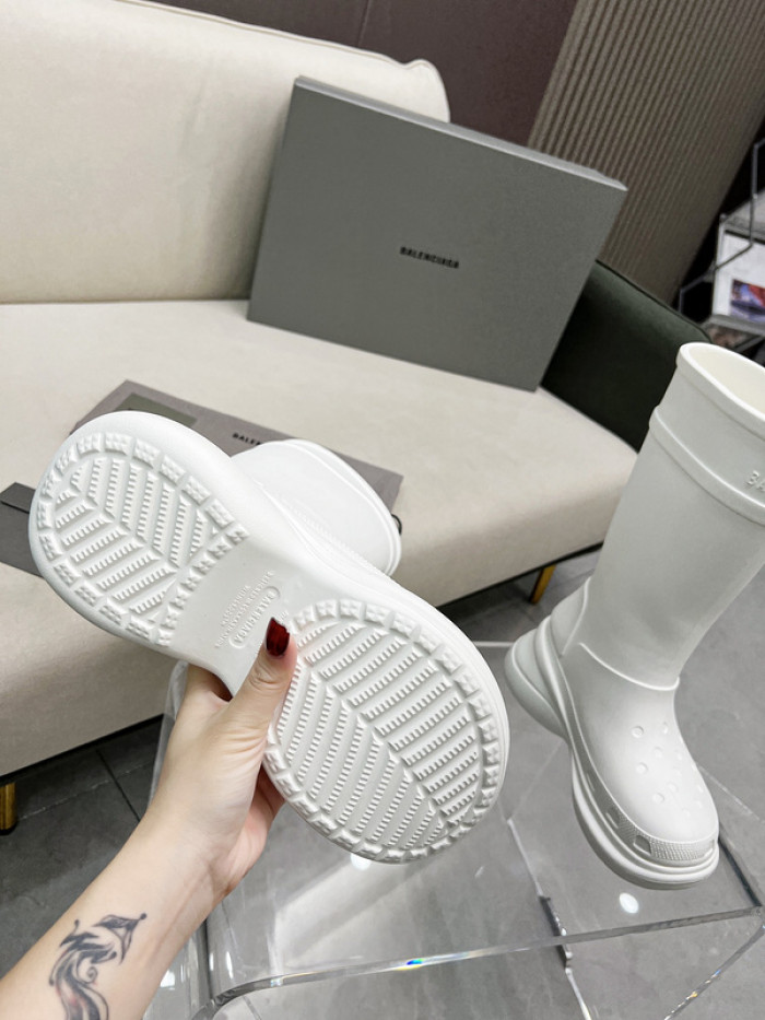 Ba*len*cia*ga x crocs chunky rubber boots b05