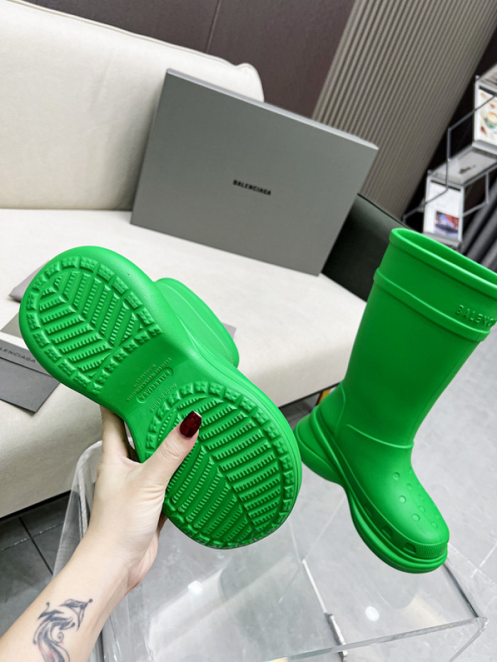 Ba*len*cia*ga x crocs chunky rubber boots b06
