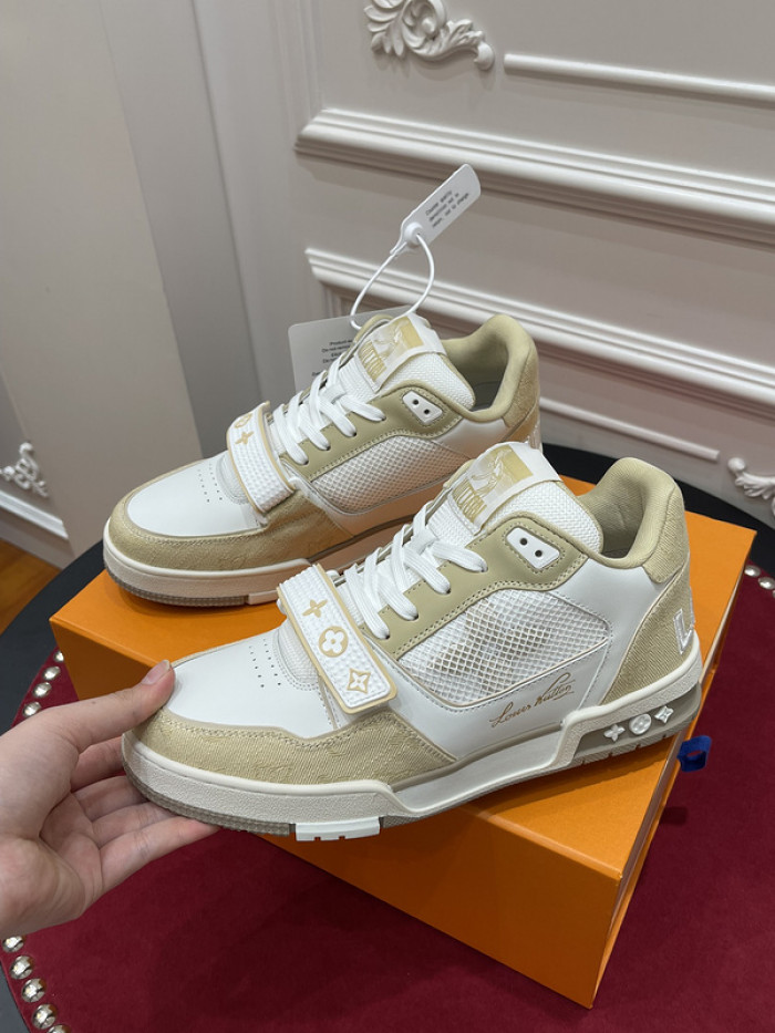 lv snekaers l000070