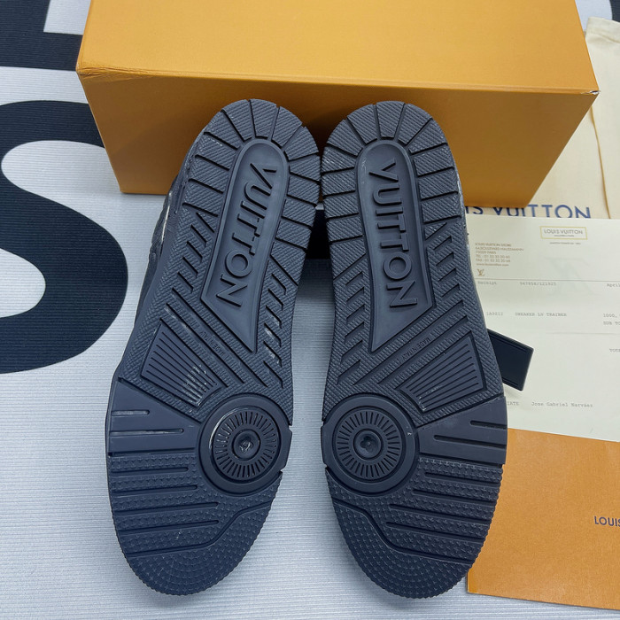 lv snekaers l000096