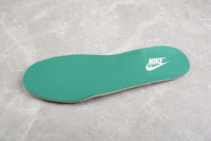 nike dunk low malachite university gold fb7173-131