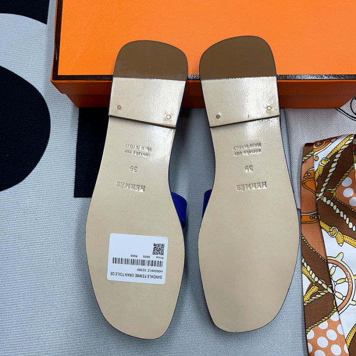 herme* sandal18