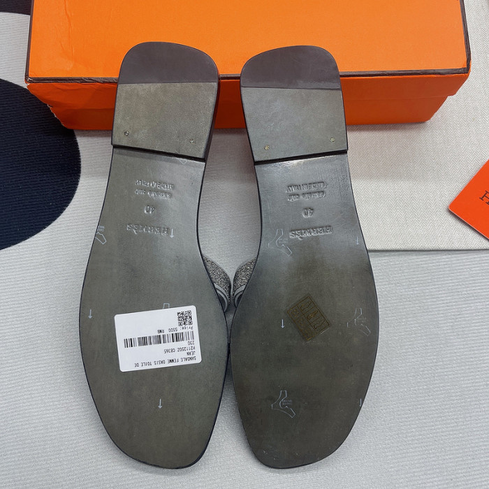 herme* sandal 32