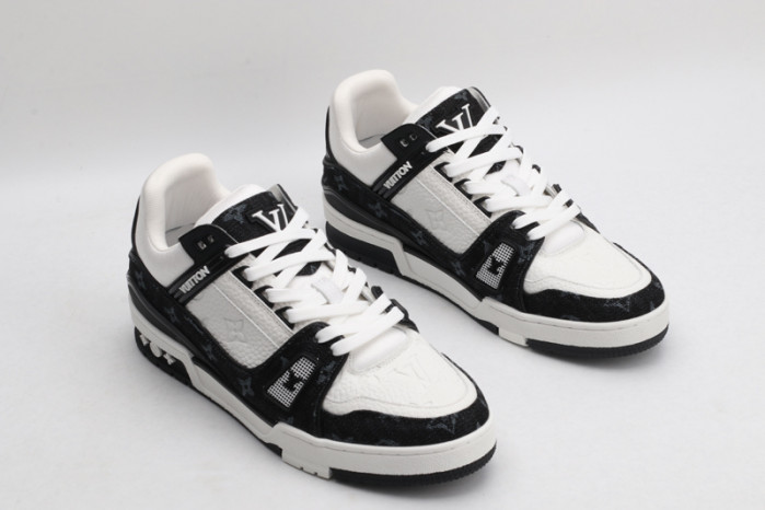 lv snekaers l000053