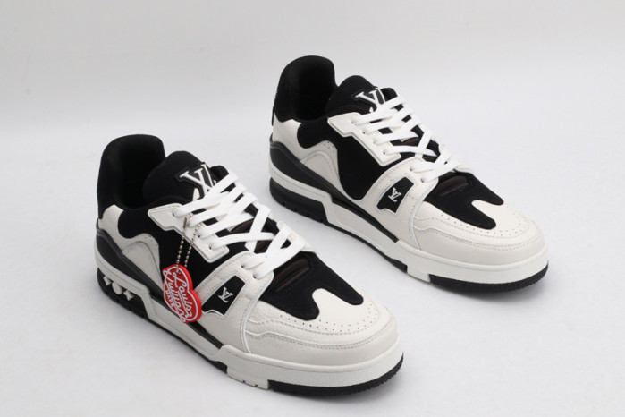 lv snekaers l000055