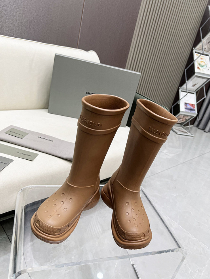 Ba*len*cia*ga x crocs chunky rubber boots b01