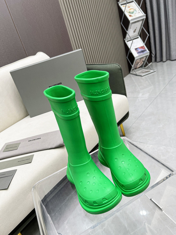 Ba*len*cia*ga x crocs chunky rubber boots b06