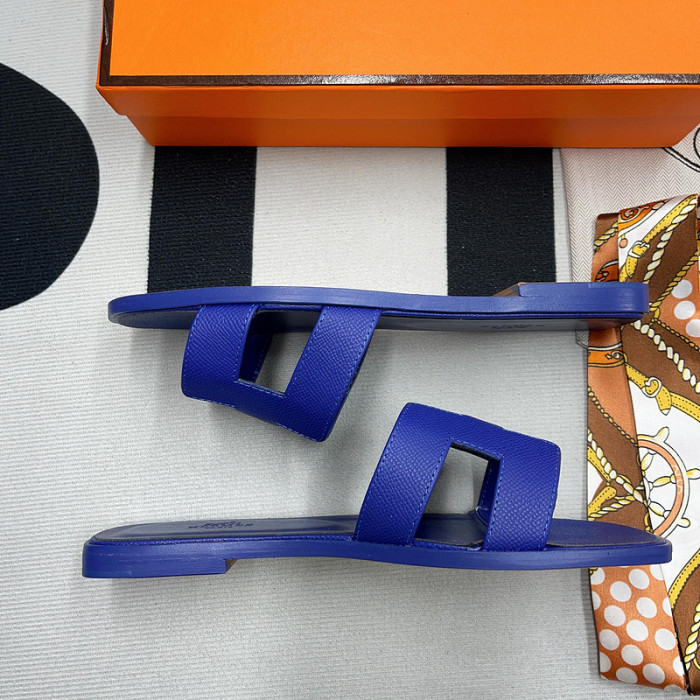 herme* sandal18