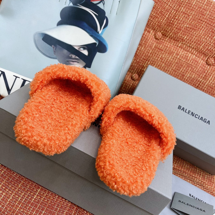 balenciag* sandal bs25