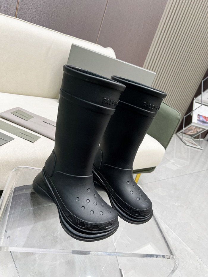 Ba*len*cia*ga x crocs chunky rubber boots b02