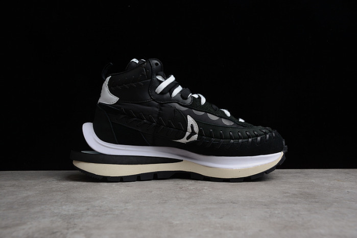 sacai x jean paul gaultier x nk vaporwaffle dh9186-001