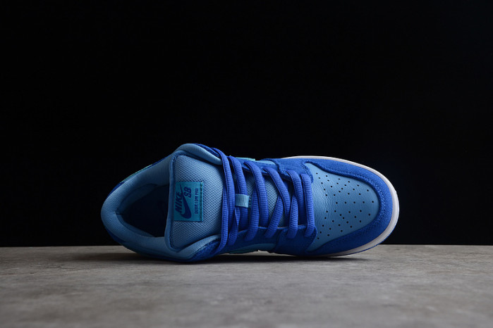 nike sb dunk low “blue raspberry” dm0807-400