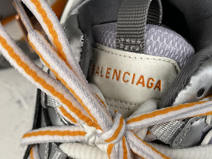 Ba*len*cia*ga track 5000024