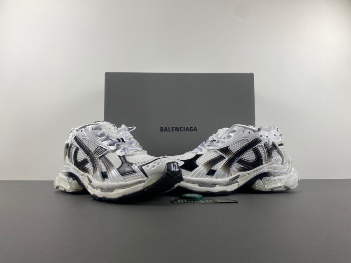 Ba*len*cia*ga runner sneaker wrung-9010