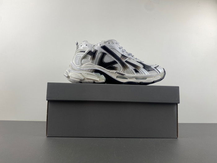 Ba*len*cia*ga runner sneaker wrung-9010