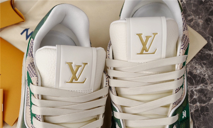 lv snekaers l0000323