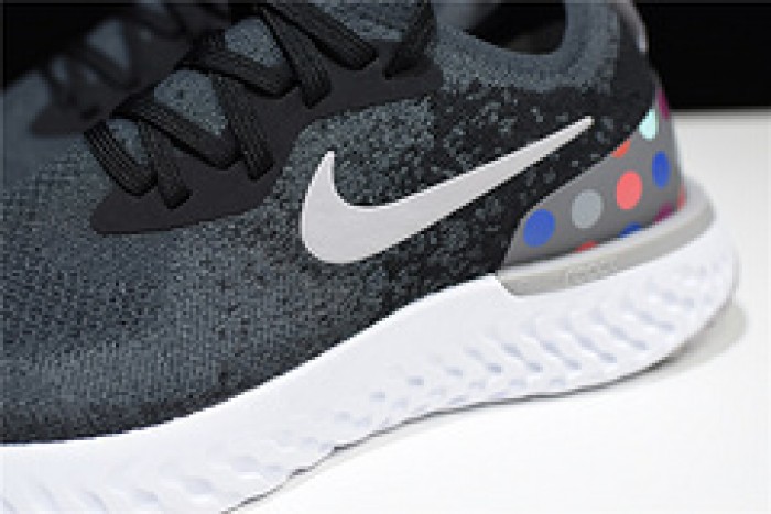 nike epic react flyknit black and grey dots point noirs et gris aj7283 996