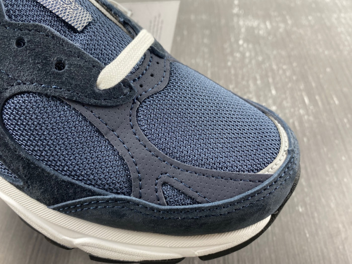 Bape x New Balance 2002R M2002RHO DFY18