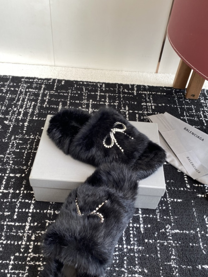 Balenciag* Sandal BS107