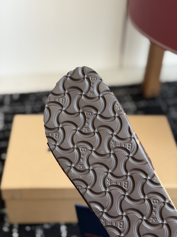 L&V sandal 263