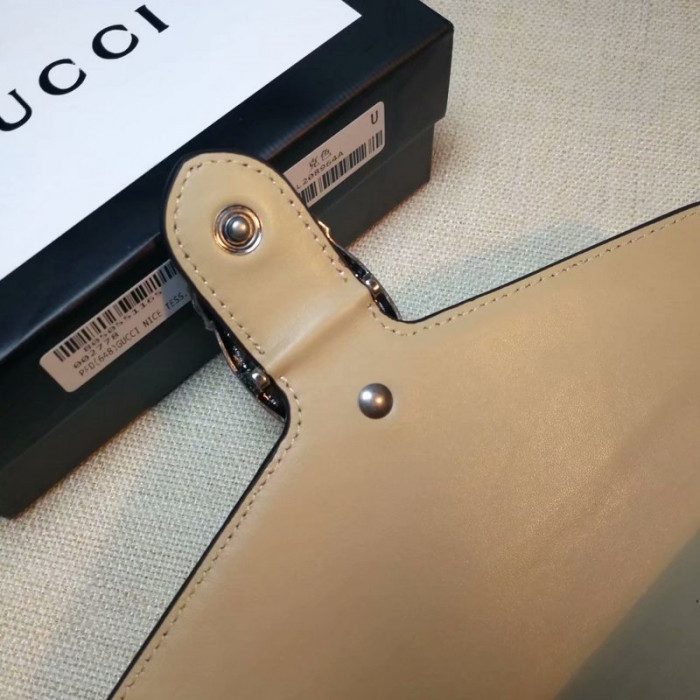 gucc*B01