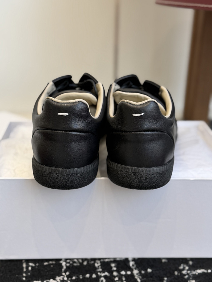 Ma1s0n Marg*e1a CALFSKIN S57WS0365