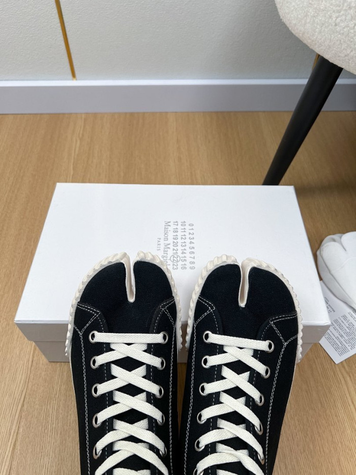 Ma1s0n Marg*e1a CALFSKIN S57WS0367