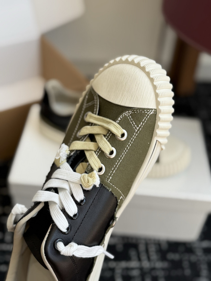 Ma1s0n Marg*e1a CALFSKIN S57WS0420