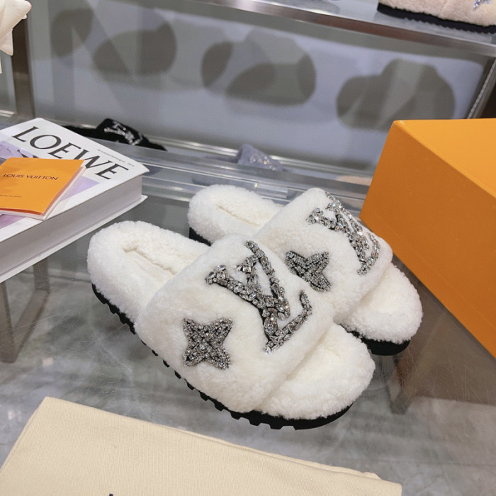 L&V sandal 104